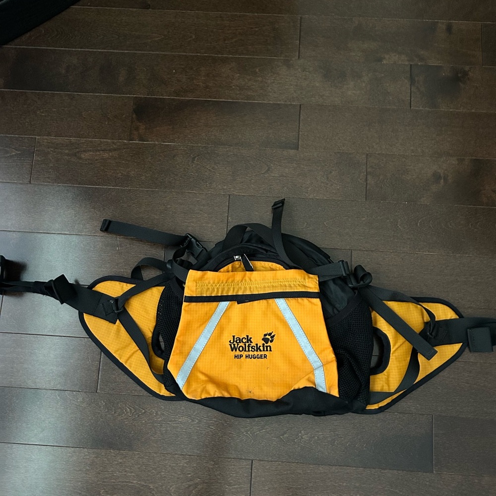 Jack Wolfskin Black and Yellow Belt Bag